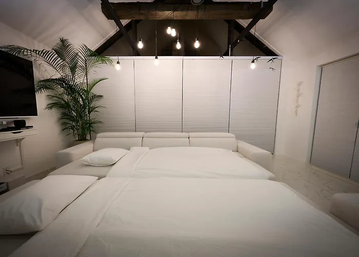 B9 Tailored Service Near Hongik Univ Station Дом отдыха