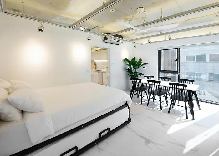B9 Tailored Service Near Hongik Univ Station 펜션 *