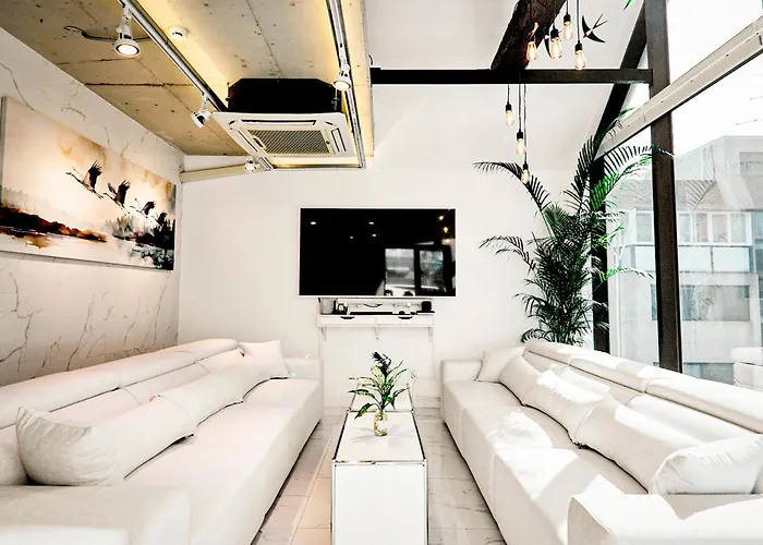B9 Tailored Service Near Hongik Univ Station 펜션