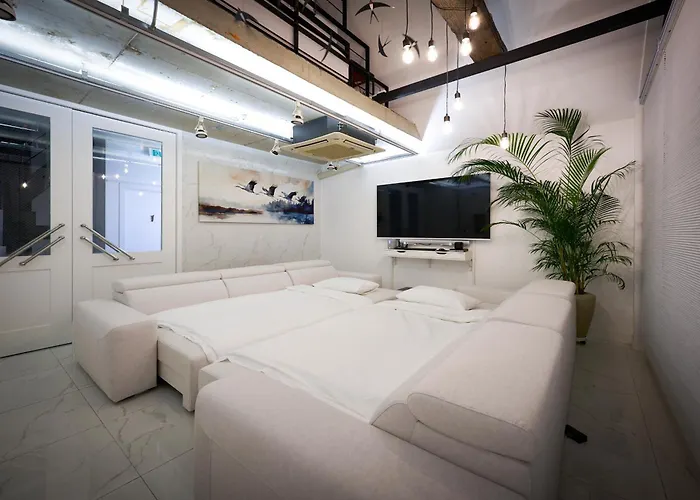 Дом отдыха B9 Tailored Service Near Hongik Univ Station *