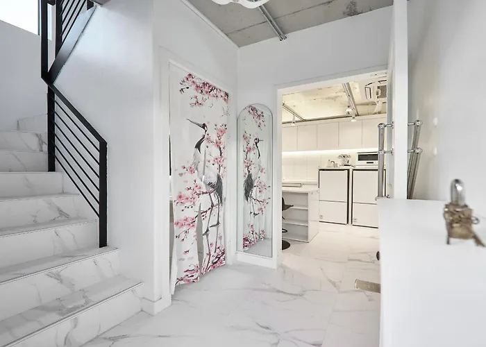 B9 Tailored Service Near Hongik Univ Station * 서울특별시